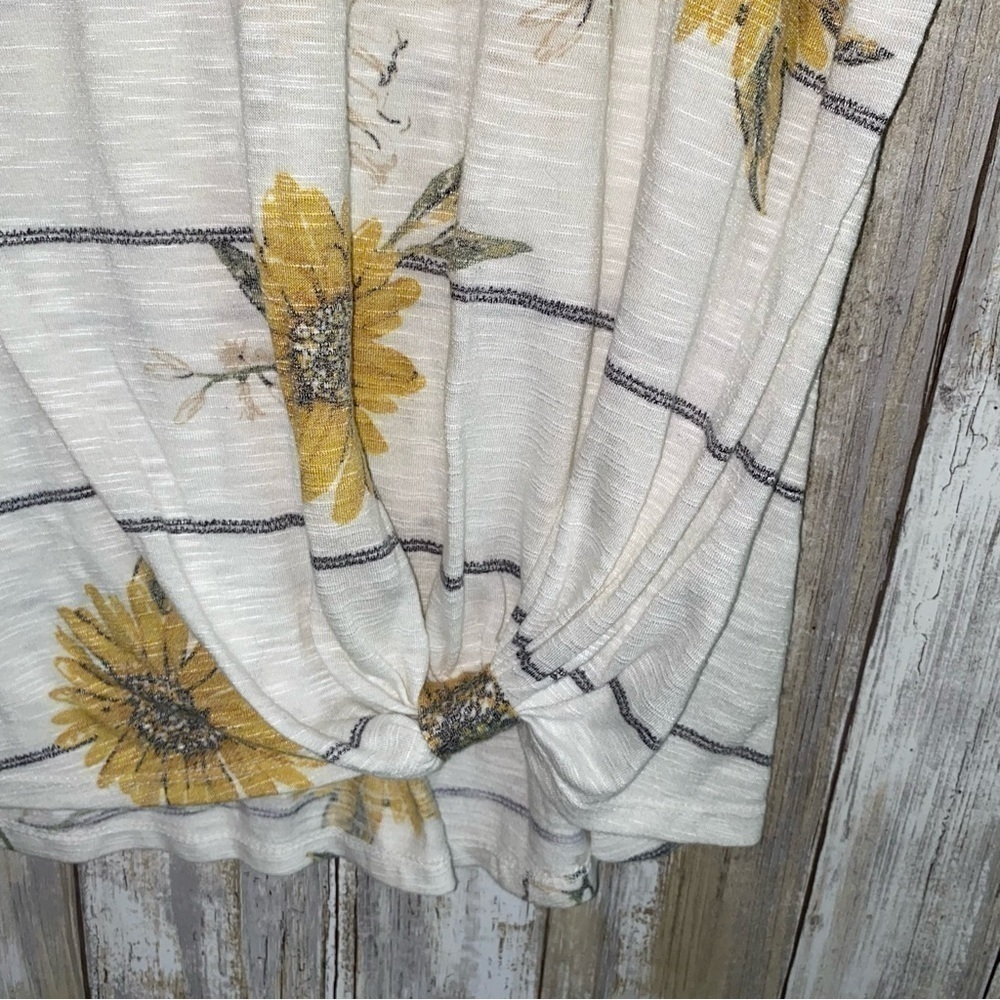 Maurices 24/7 Sunflower Floral Striped Knot Hem Tee Yellow Medium - Picture 3 of 5